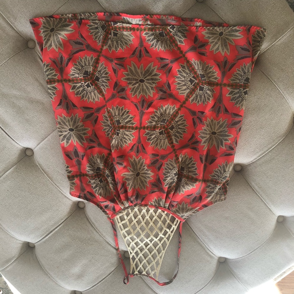 Multicolor tank with crochet back